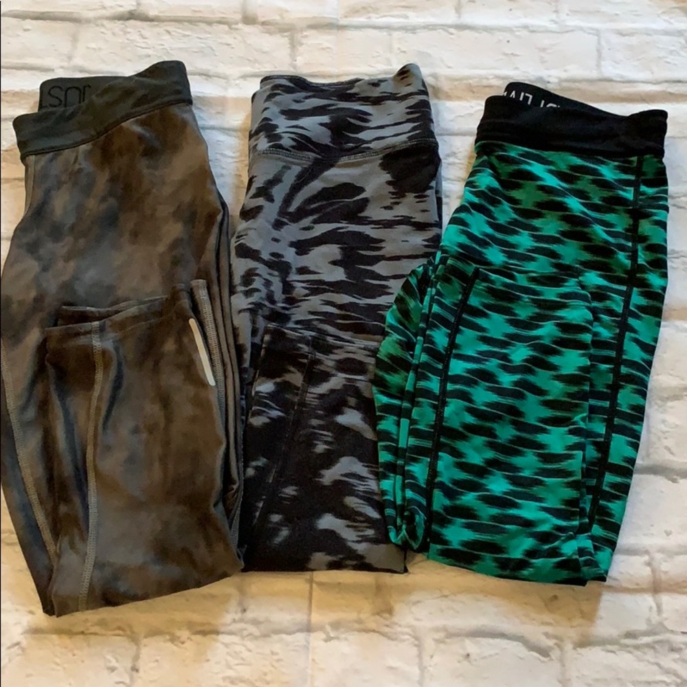 Bundle of 3 Nike Capri length leggings